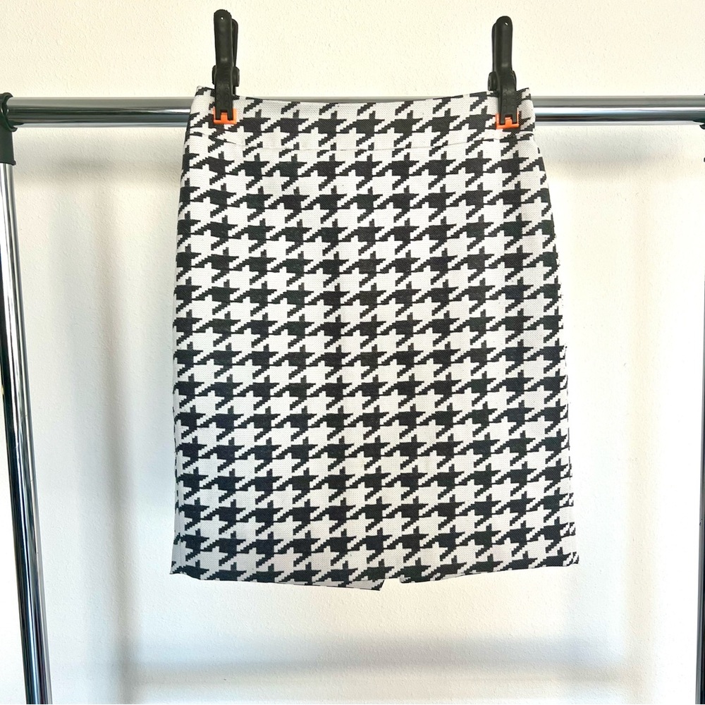 Banana Republic Houndstooth Pencil Skirt